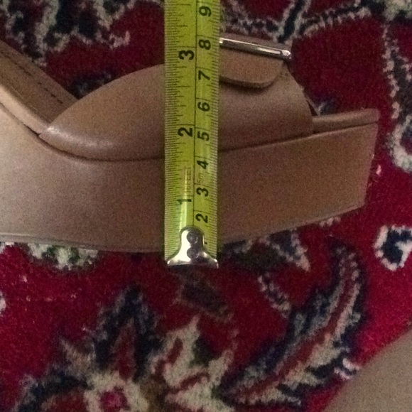 Beautiful Platform Sandal. Cognac colored, size 7 - Picture 6 of 7